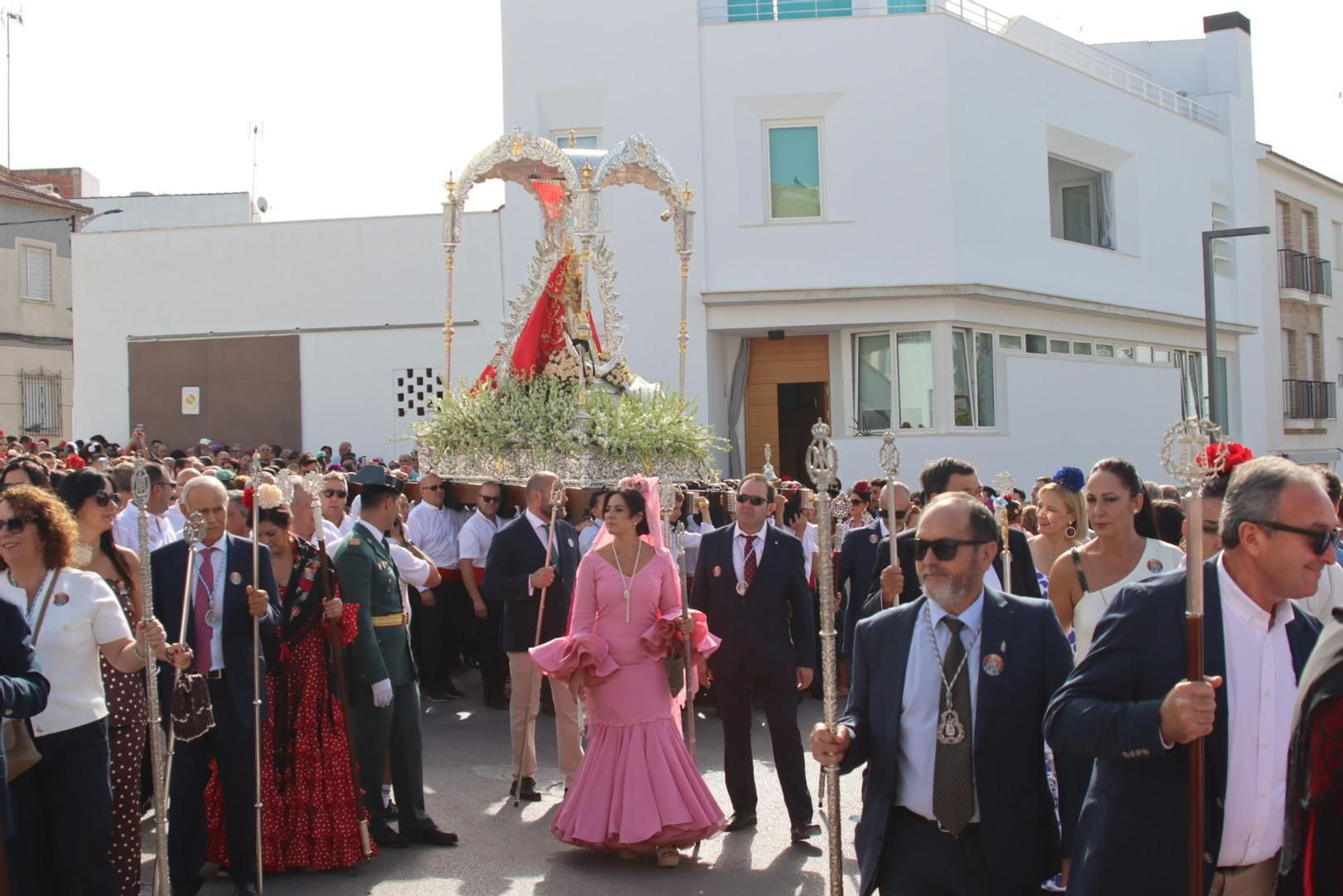 La procesión de Virgen del Valle de Santaella, en imágenes