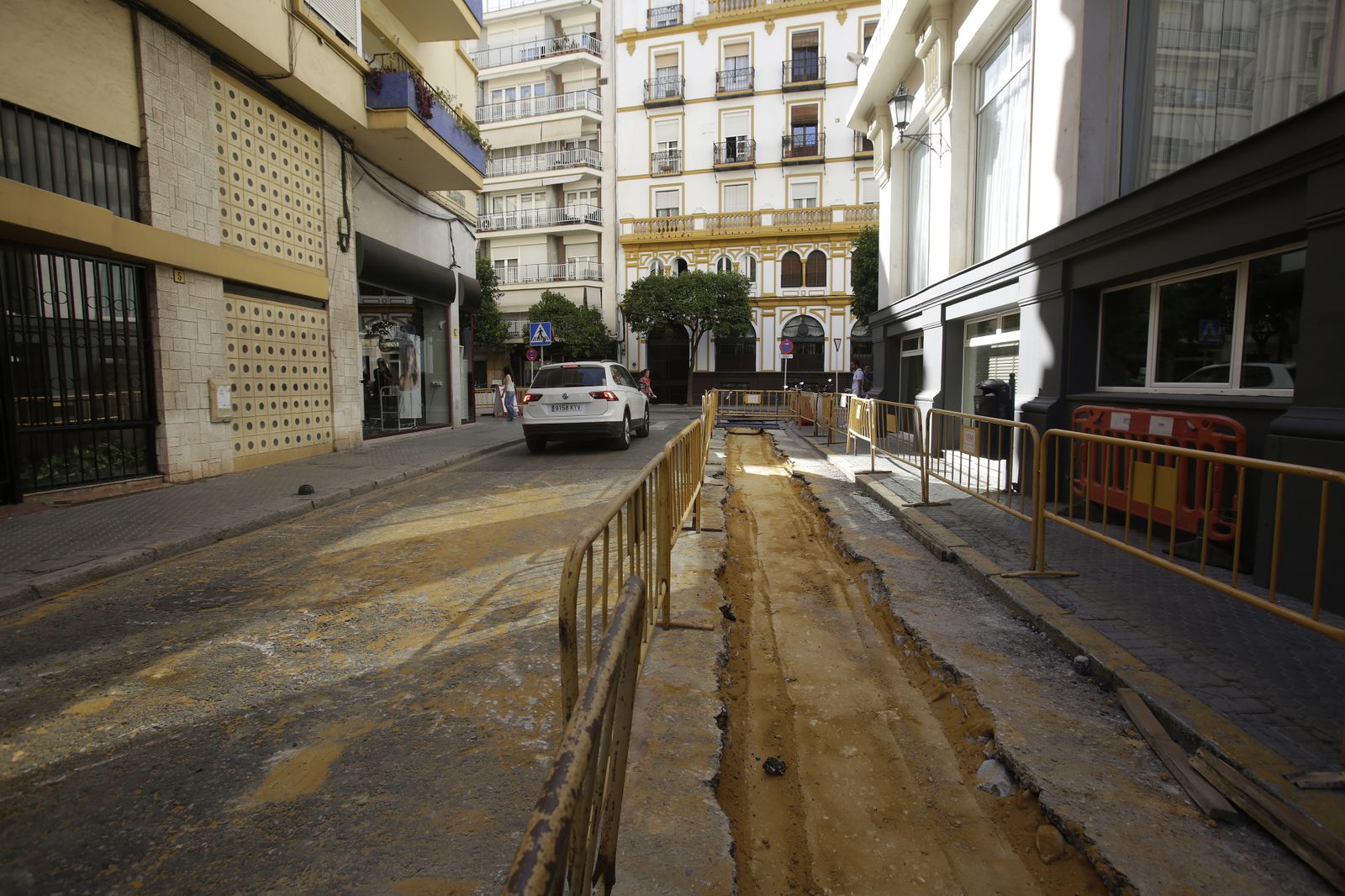 Obras en la calle Canalejas y Cristo del Calvario. Eliminación de aparcamientos