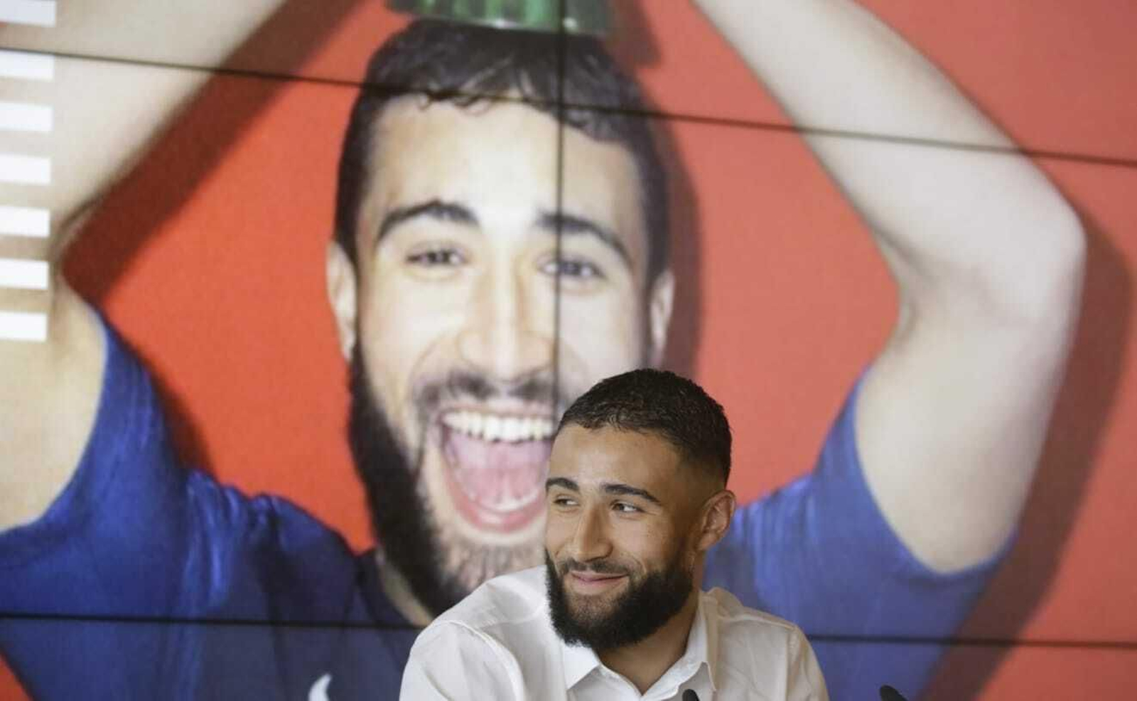 Nabil Fekir, durante su presentación como jugador del Betis.