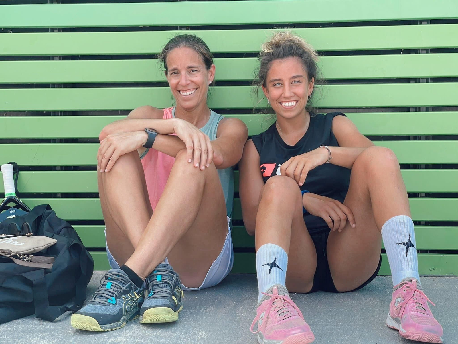 Lucía Sainz y Bea González.