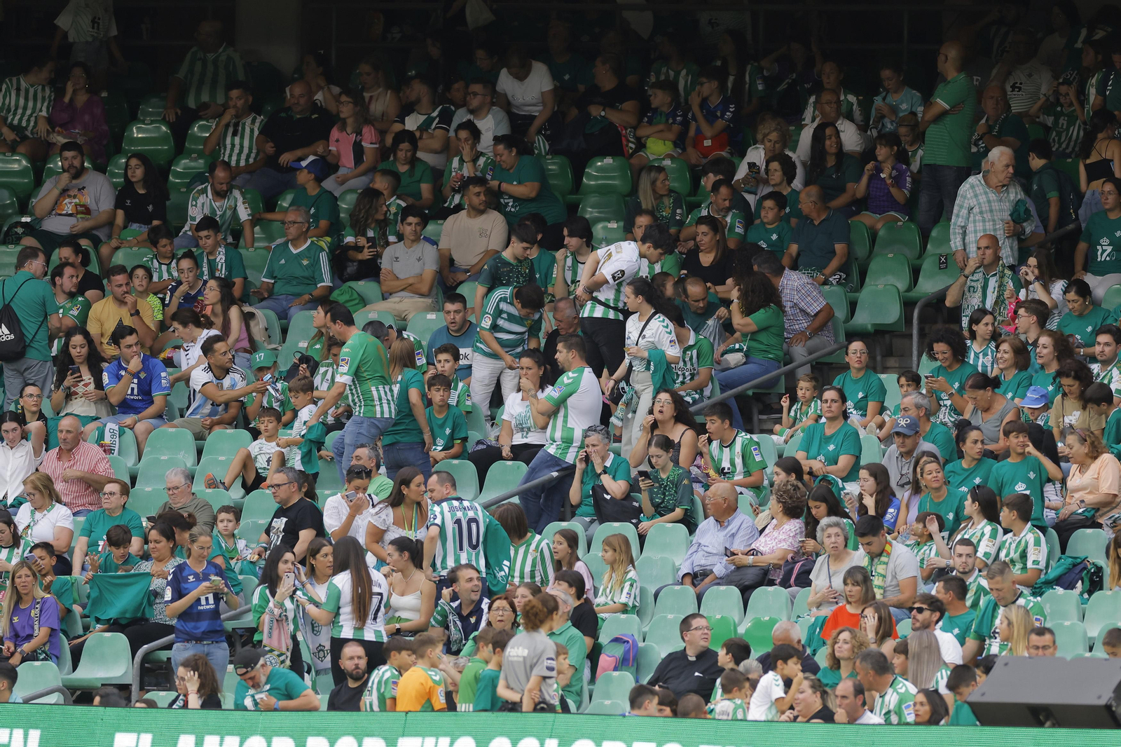 Búscate en las fotos de la despedida de Joaquín