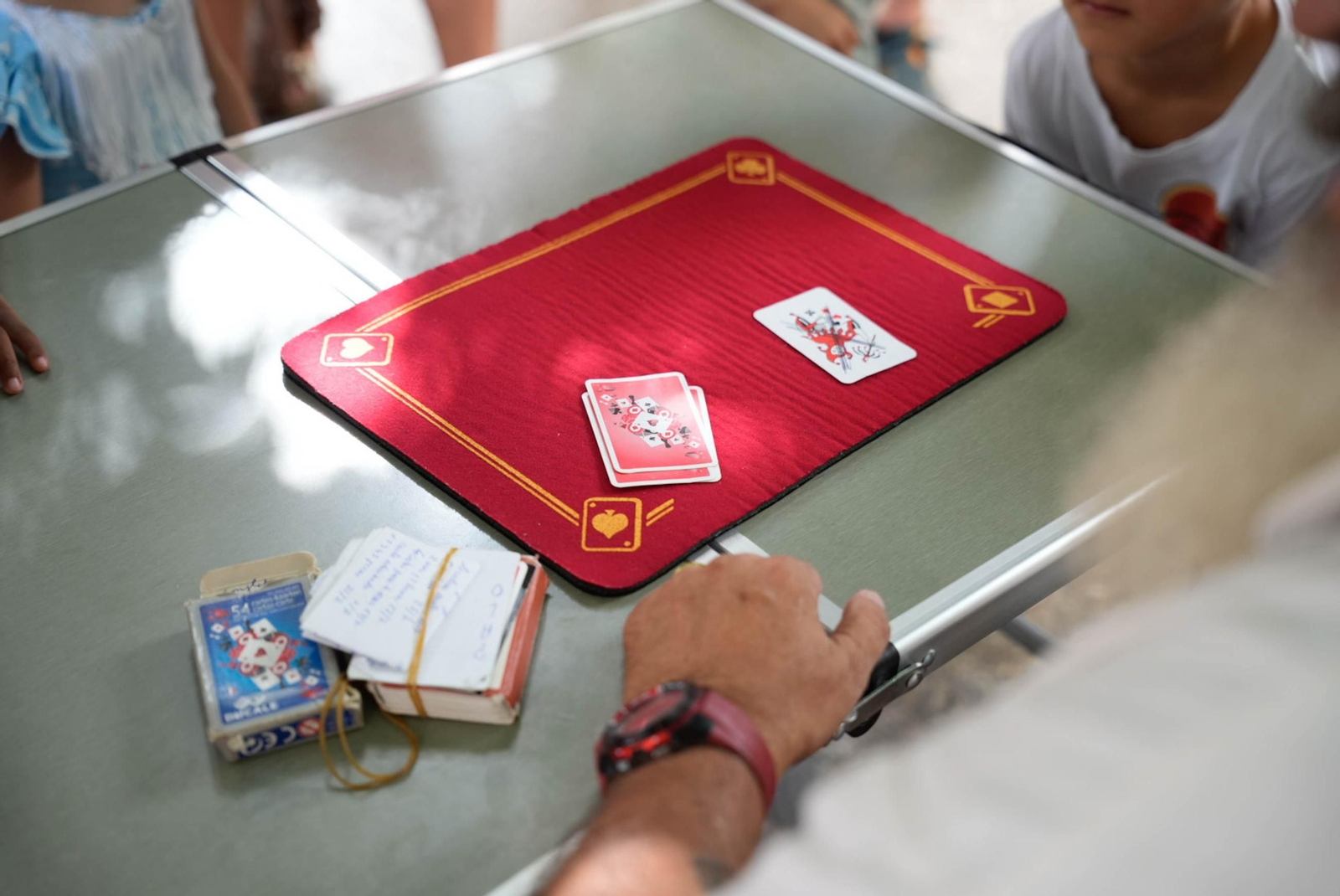 Las mejores imágenes del espectáculo de magia en la calle de la Feria de Almería