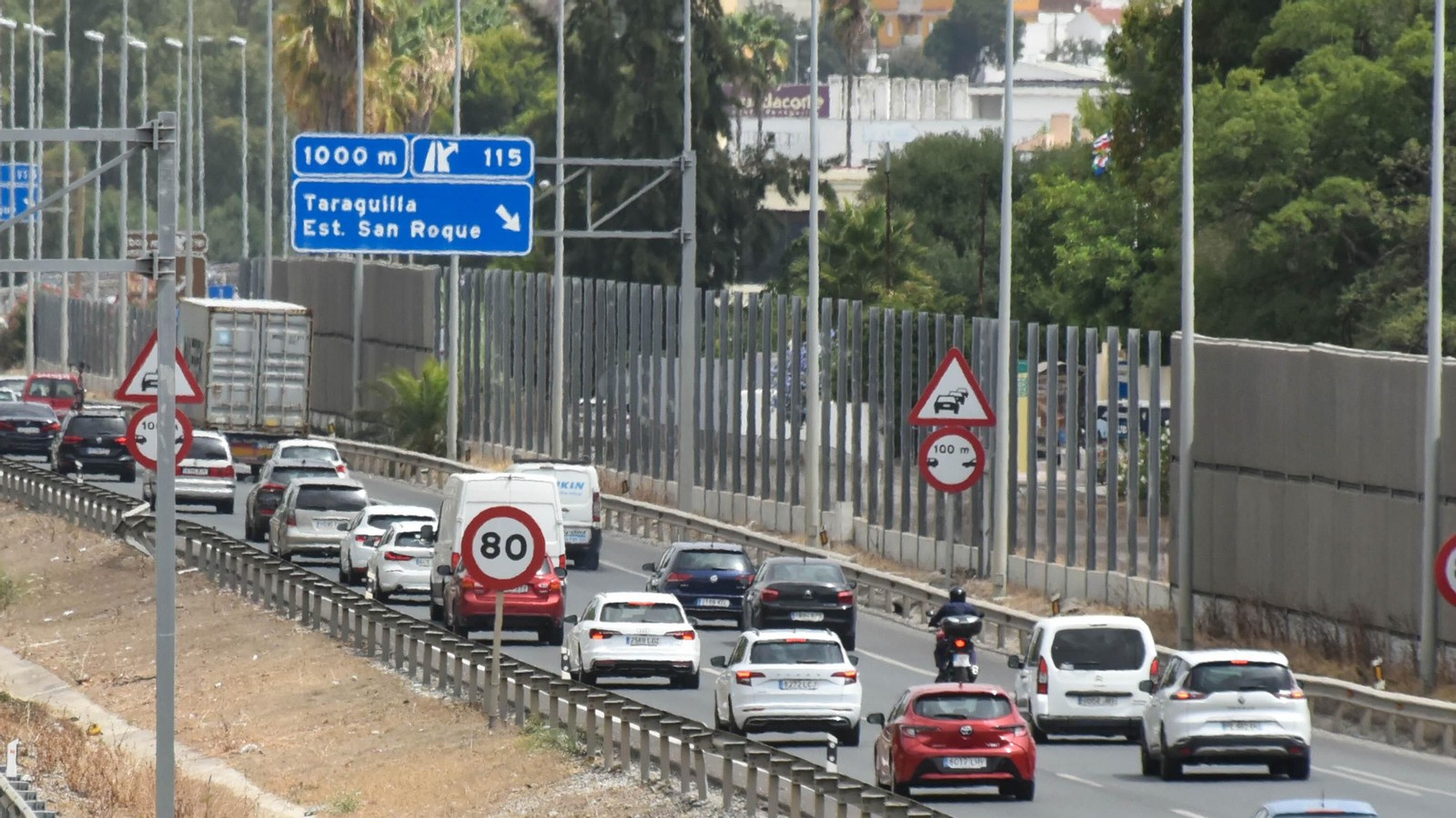 Las fotos de la retenciones de trafico en la A-7 a su paso por el Campo de Gibraltar