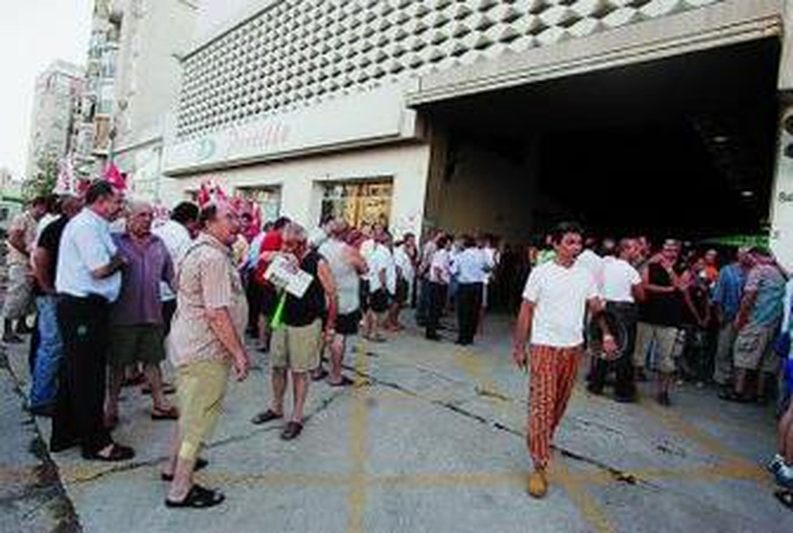Trabajadores de Portillo, el martes, antes del acuerdo.