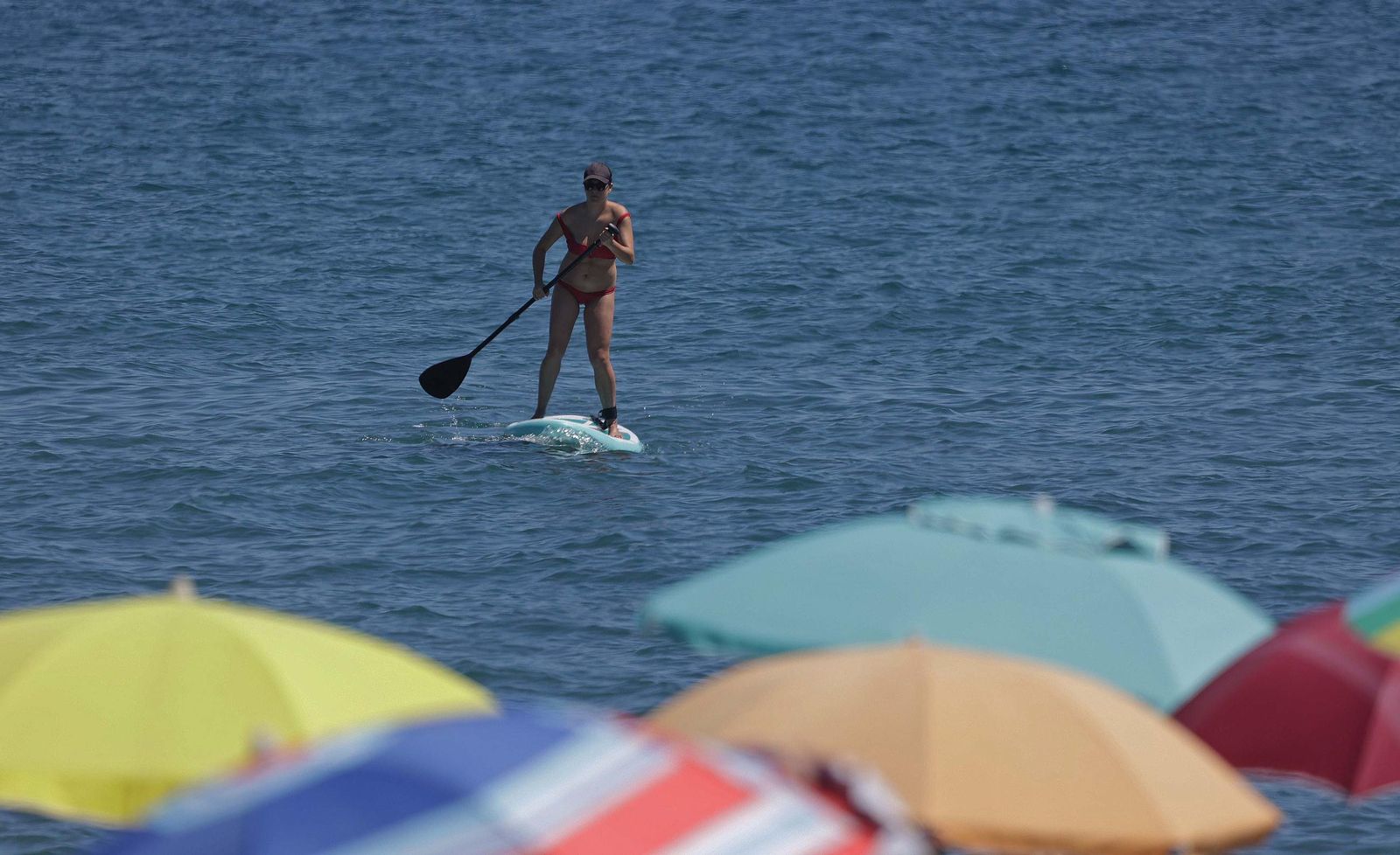 Fotos del domingo en la playa de Levante de La Línea