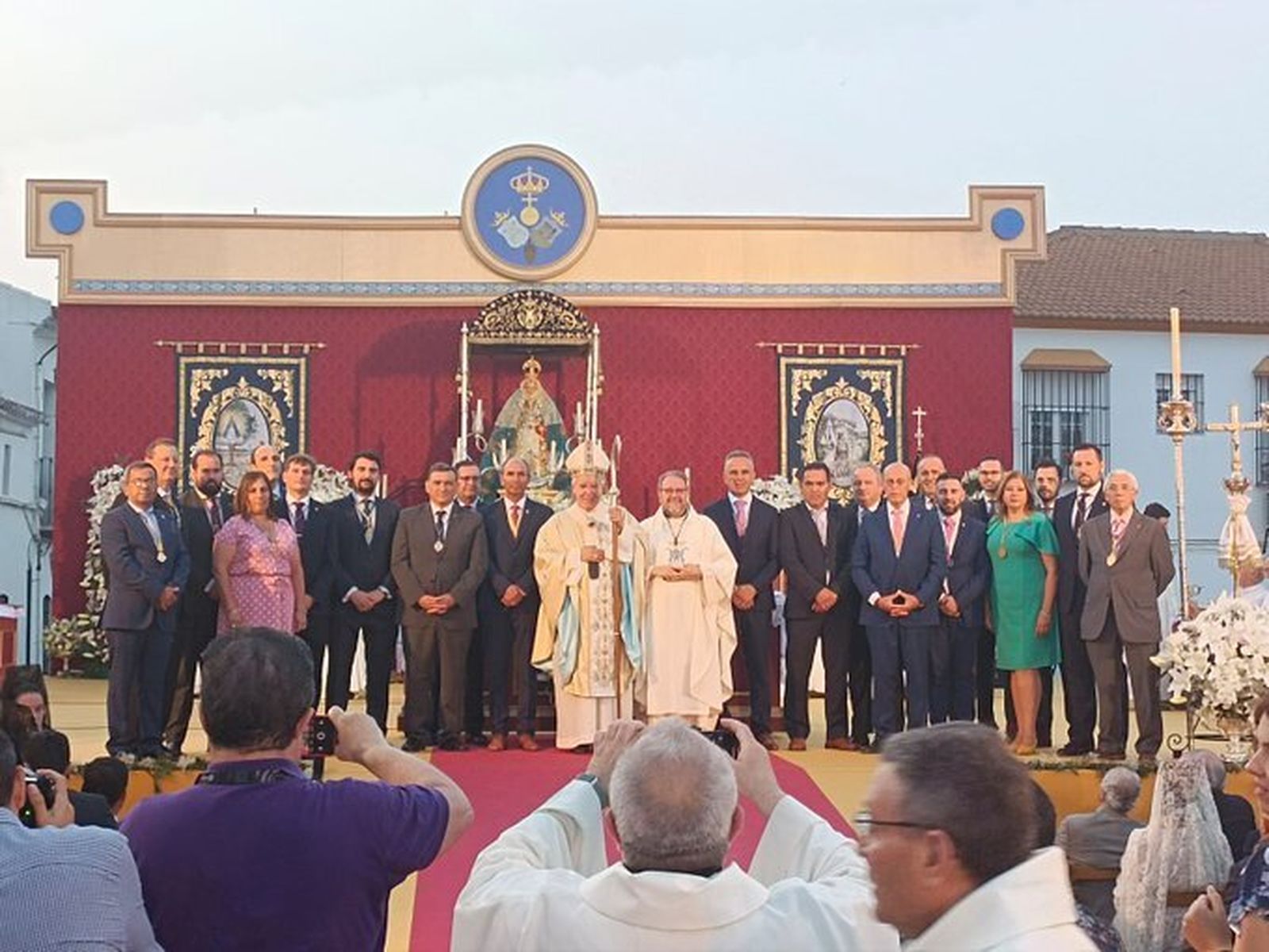 La Virgen de Escardiel de Castilblanco momentos después del pontifical