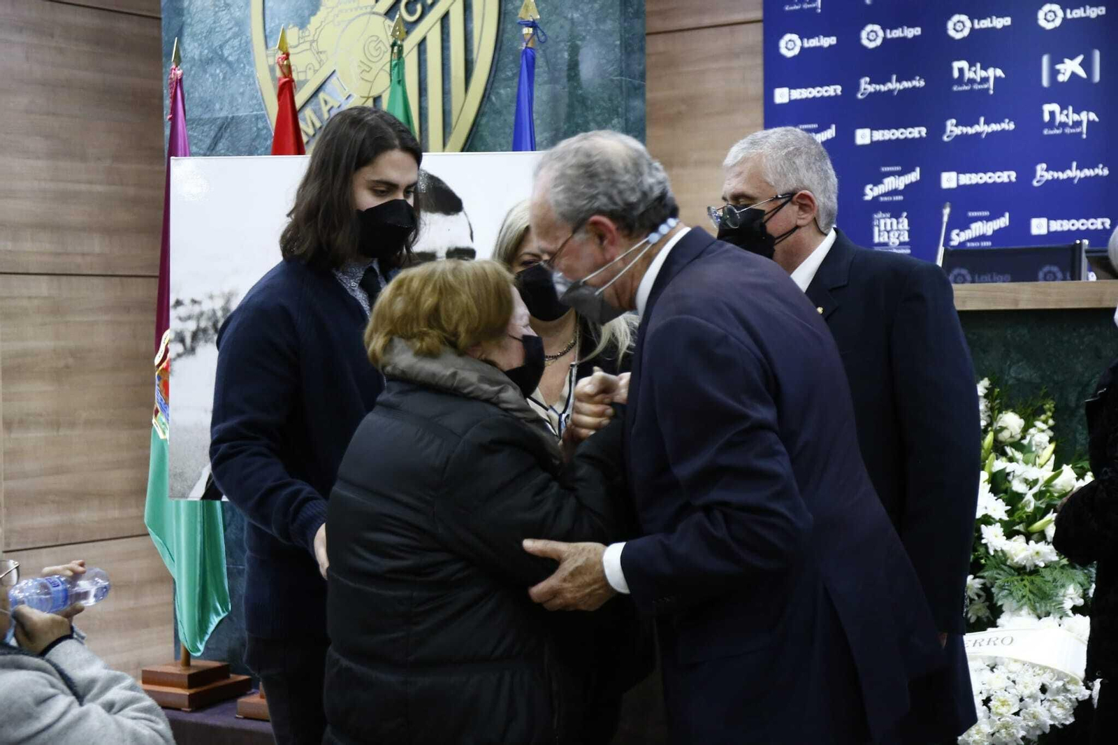 El malaguismo despide en La Rosaleda a Antonio Benítez