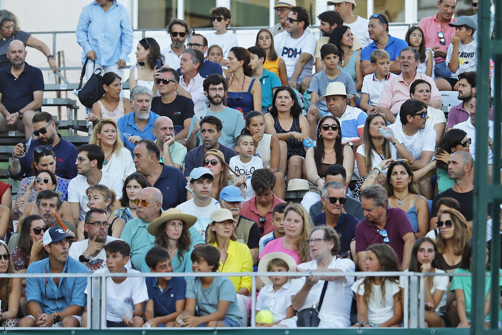 Imágenes del ambiente en la final femenina de la Copa del Rey de tenis de Huelva