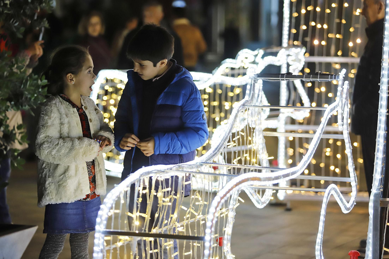 Imágenes del alumbrado navideño en las calles de Huelva