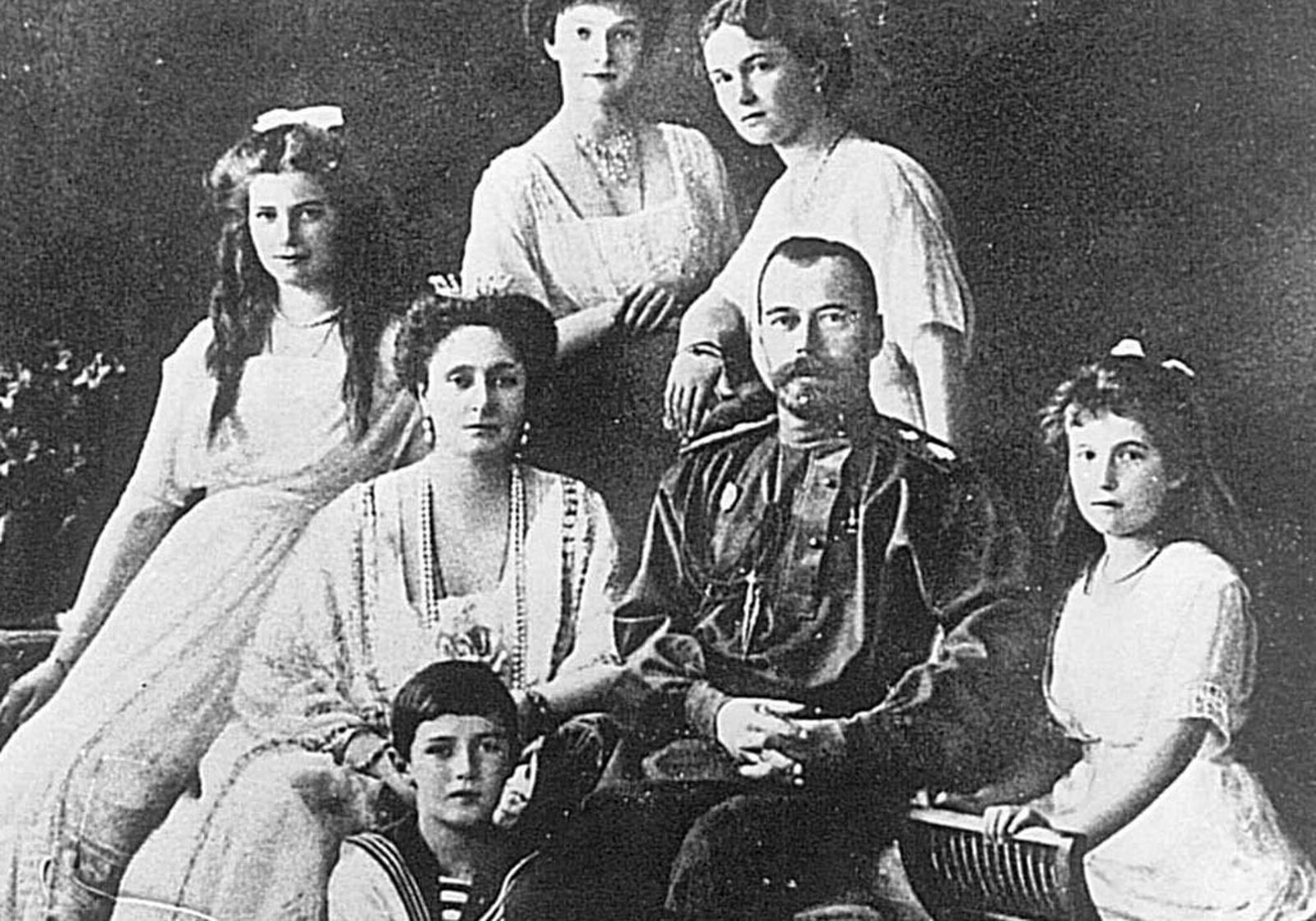 1917 hace 100 añosRevolución en Rusia. Abdicación del Zar