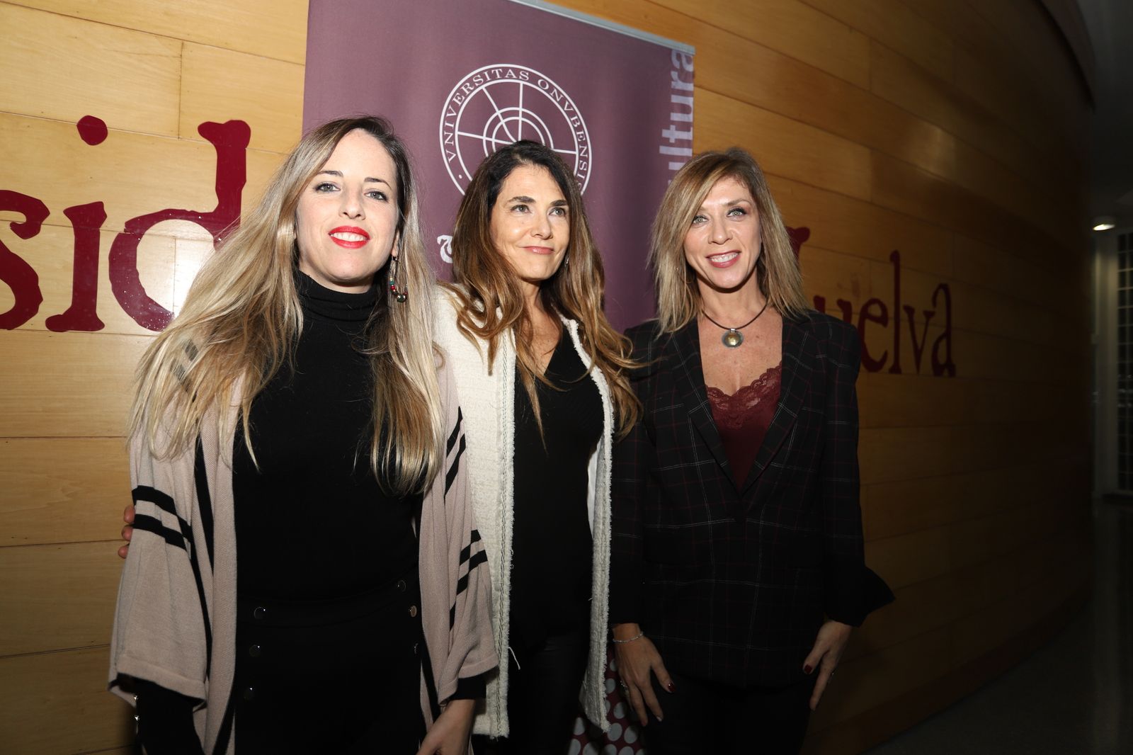 Imágenes del coloquio que ofrecieron Eva Isanta y Celia Molina sobre el papel de la mujer en el cine