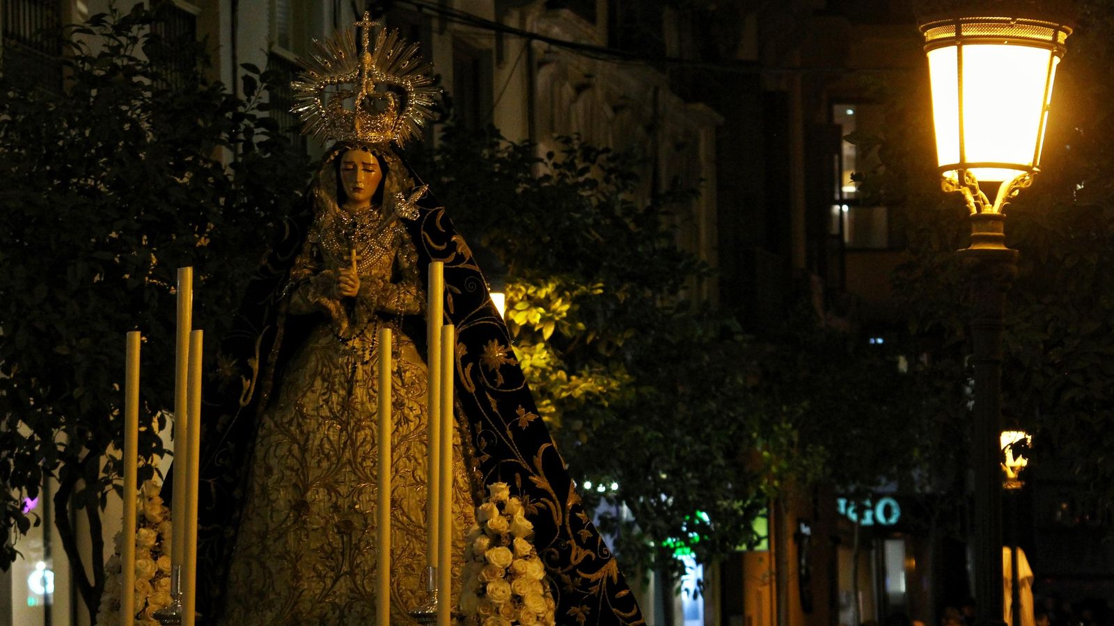 La Virgen de la Divina Providencia en su traslado a la iglesia del Sagrado Corazón de Jesús.