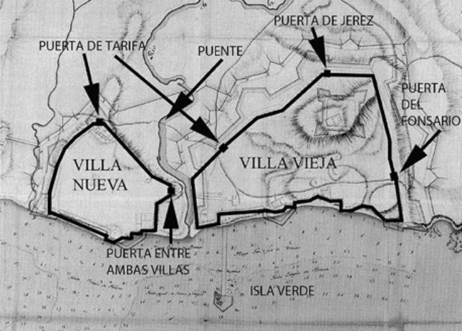 Sobre un plano del siglo XVIII se señala la ubicación de las puertas de Algeciras en el siglo XIV.