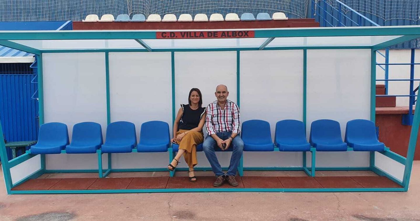 María del Mar Alfonso, alcaldesa de Albox, tras haber sido llevado a cabo los trabajos de mantenimiento en el Campo Municipal de Las Ventas.