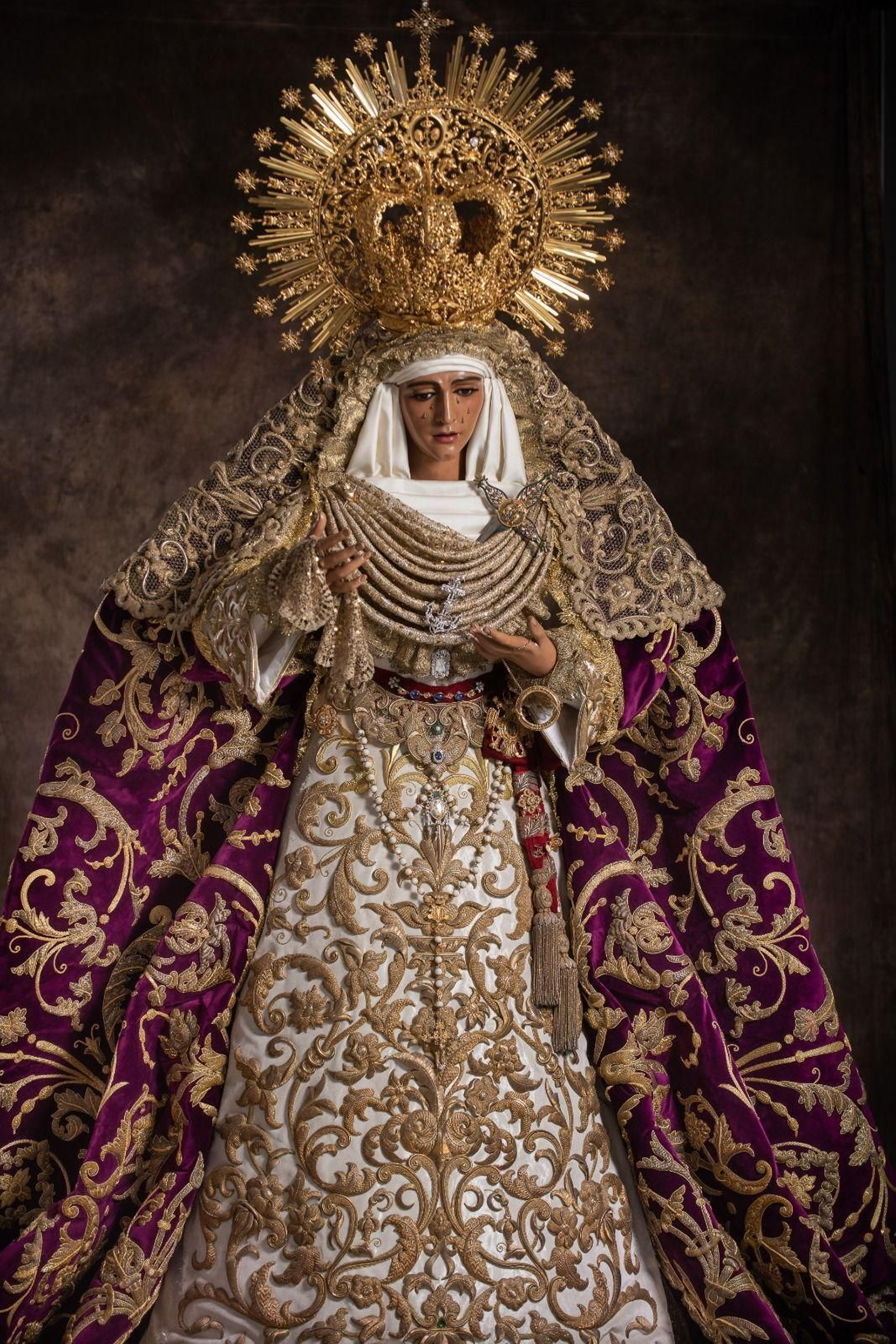 Las primeras imágenes de la reposición al culto de la Esperanza de Triana