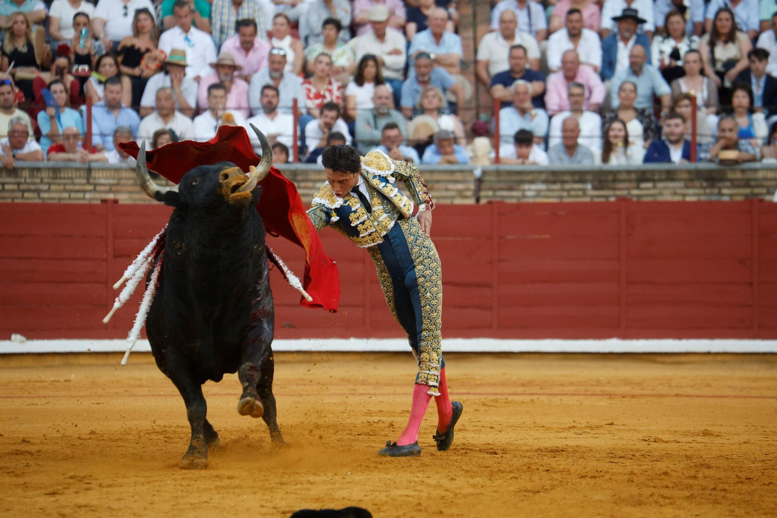 Manuel Román, Juan Ortega y Roca Rey, en la plaza de toros de Córdoba