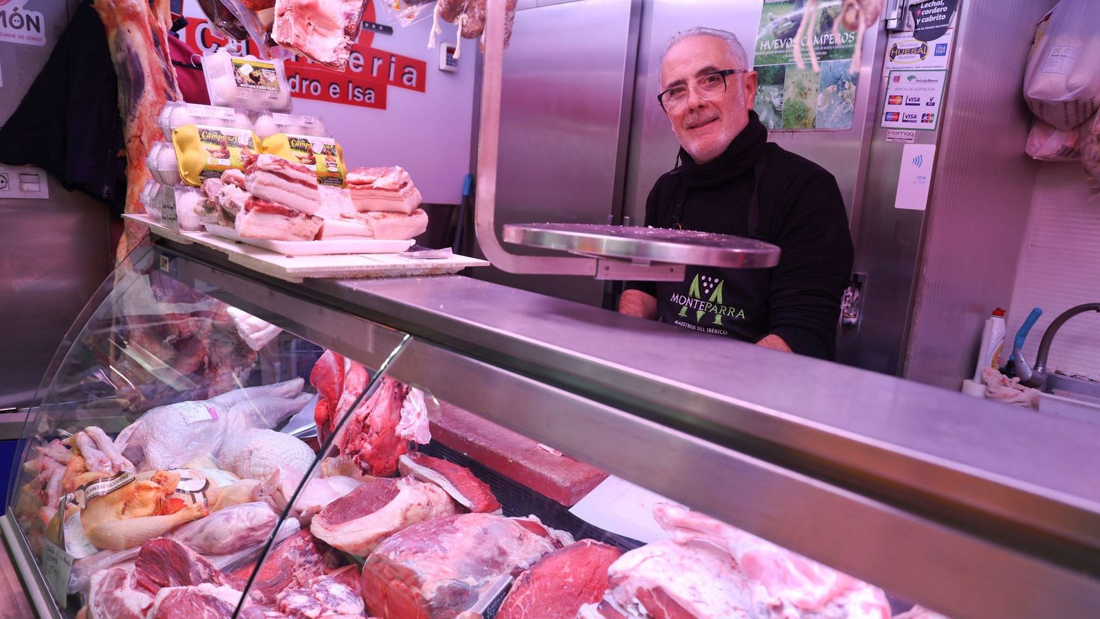 Domingo Anaya en su puesto Pedro e Isa Carne Natural.