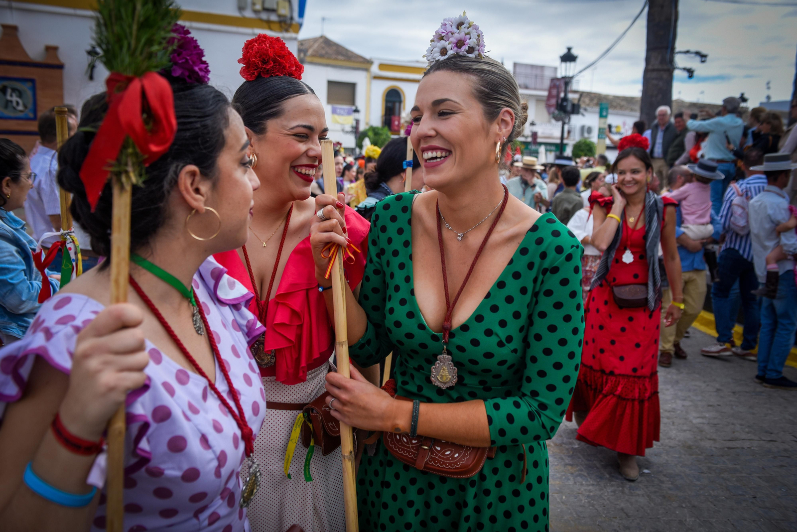 El paso de las Hermandades de El Rocío por Villamanrique, en imágenes