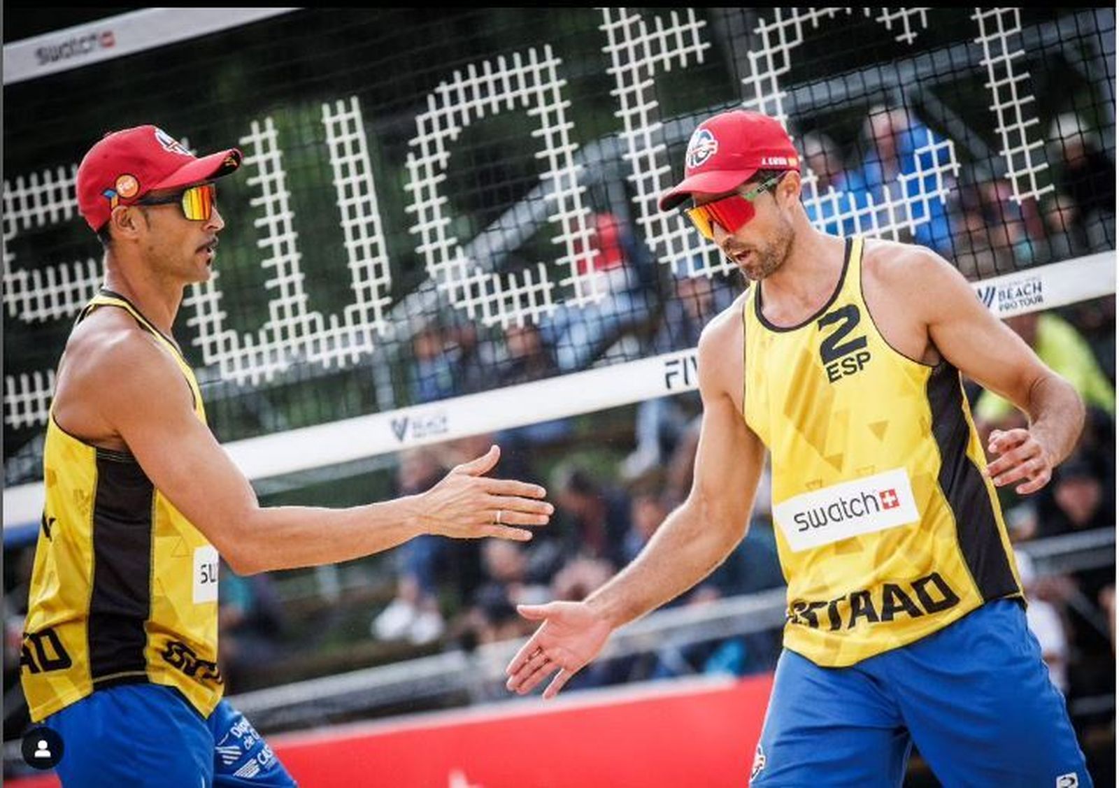 Herrera y Gavira se saludan durante un partido