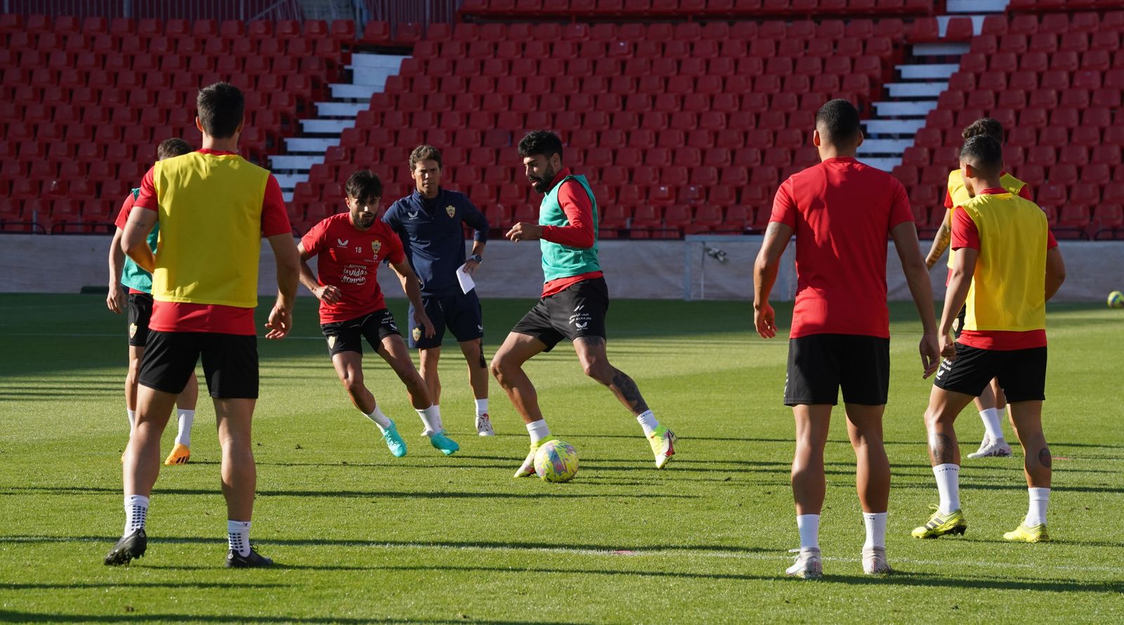 Samu Costa y Puigmal tienen muchas opciones de regresar al once en el Bernabéu