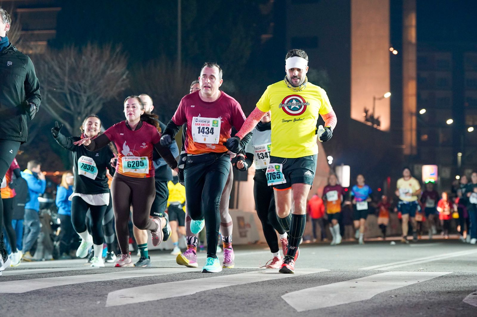 En imágenes: búscate en tu llegada a meta de la Carrera de San Antón 2026 (1)