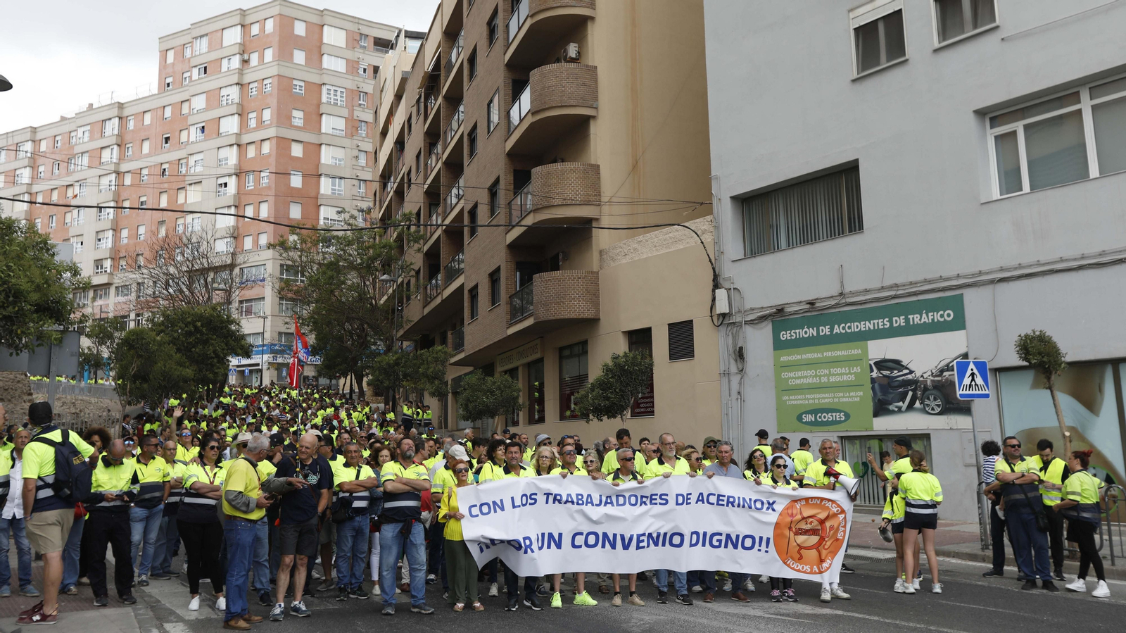 La plantilla de Acerinox celebra una nueva manifestación en Algeciras, en imágenes