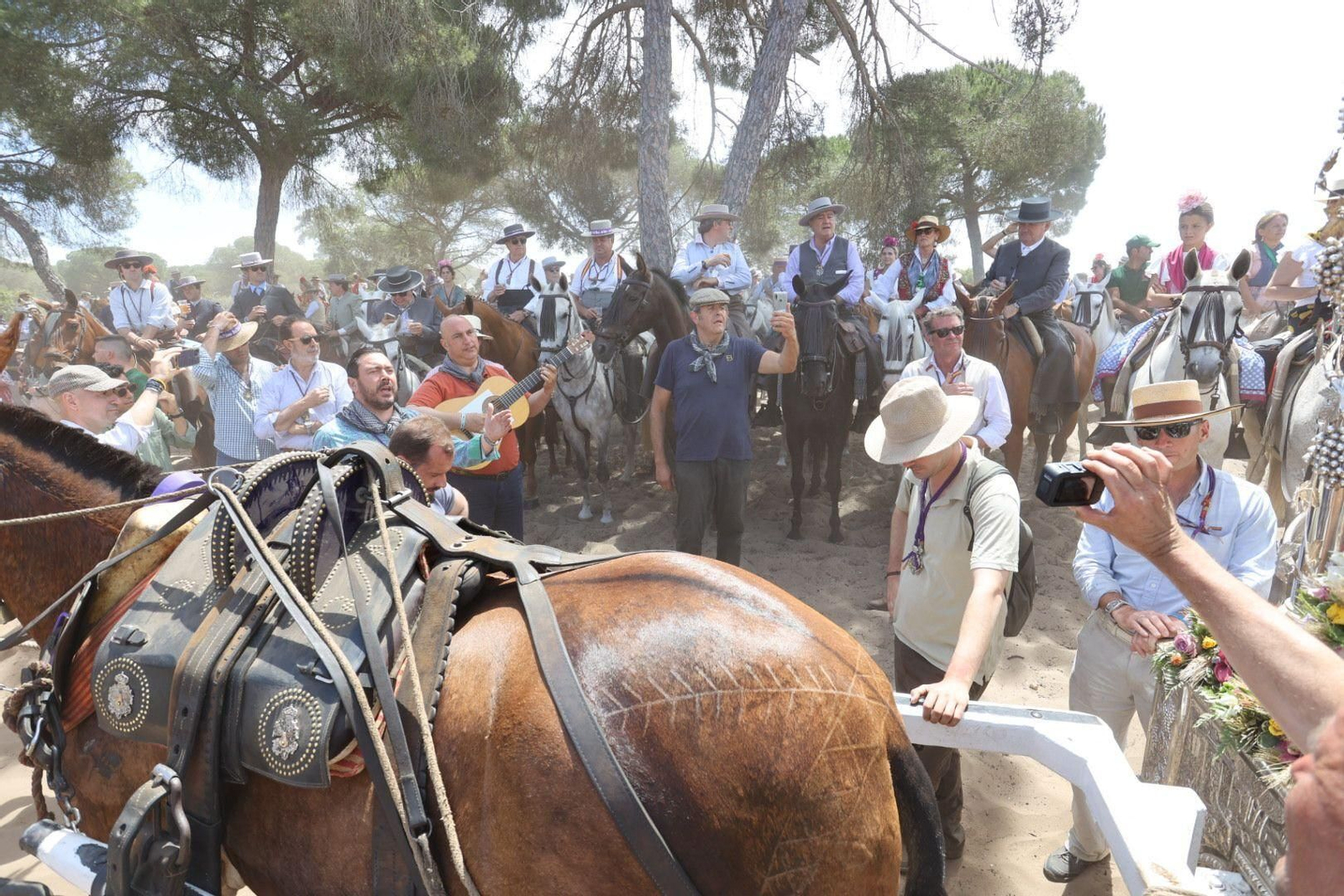 Imágenes de la Hermandad del Rocío de Jerez el jueves por el Coto