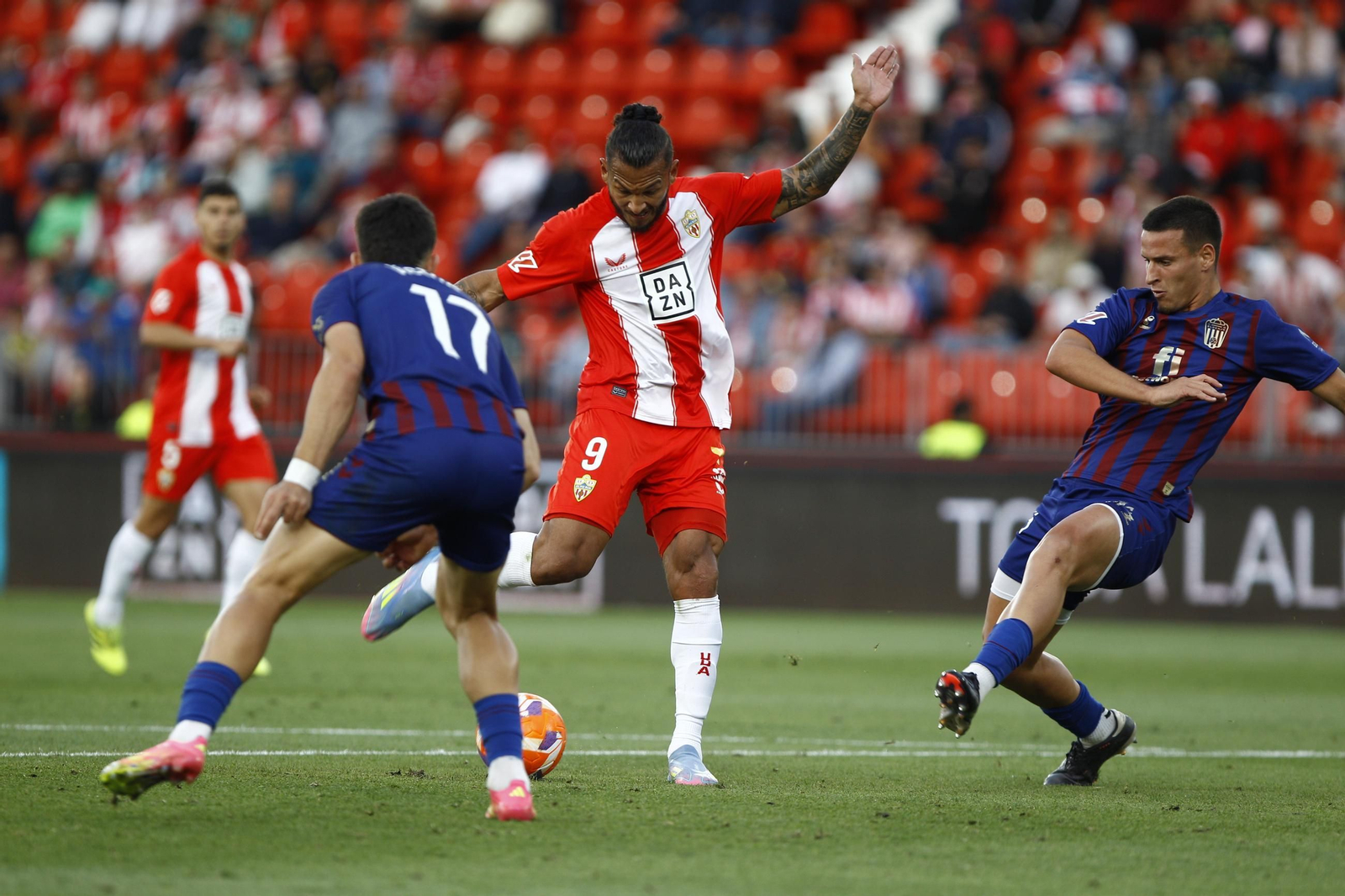 El U.D. Almería-C.D. Eldense, en imágenes