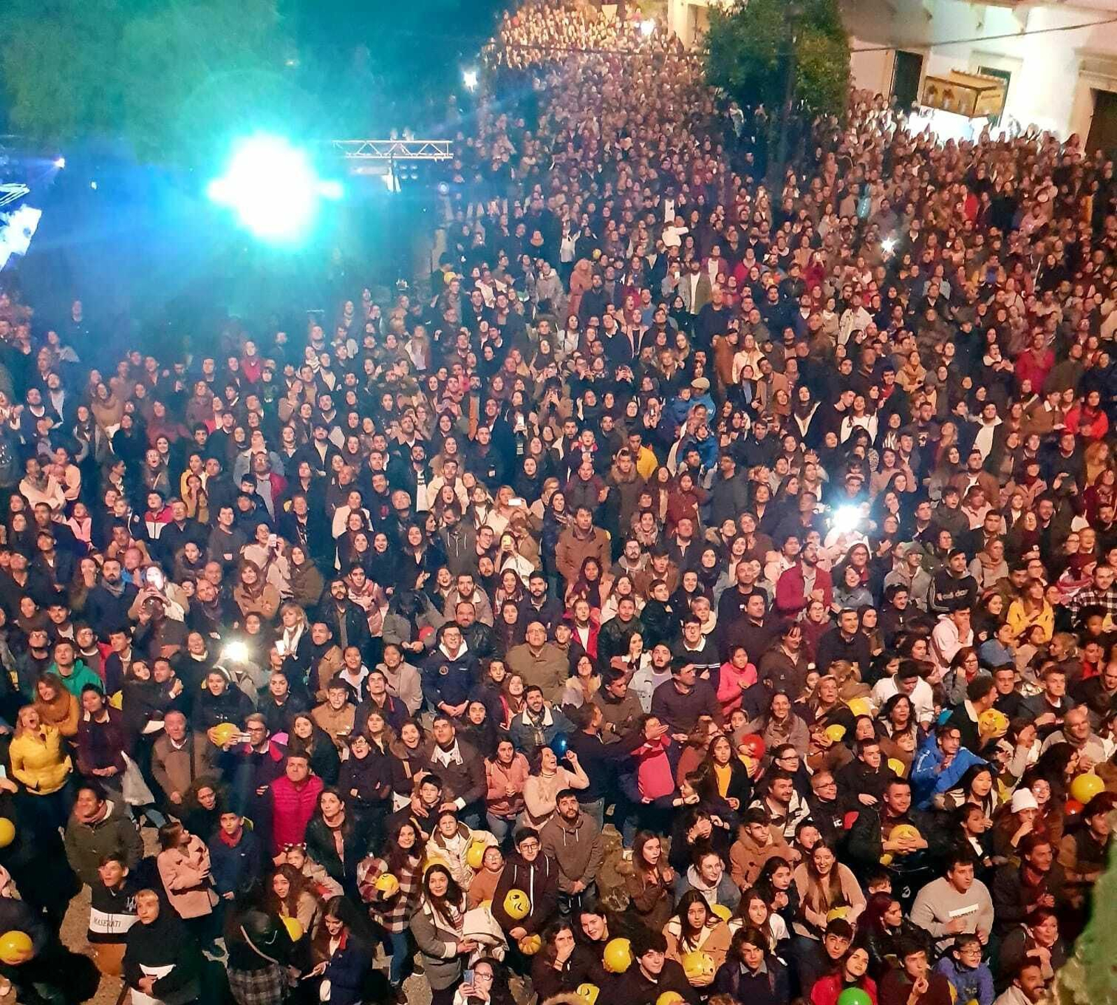 Una vista de la Plaza Peral la noche de Reyes, en una foto tomada desde el balcón del Ayuntamiento.