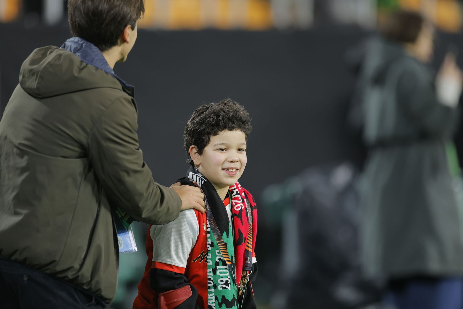 Buscate en las fotos del Betis - Feyenoord