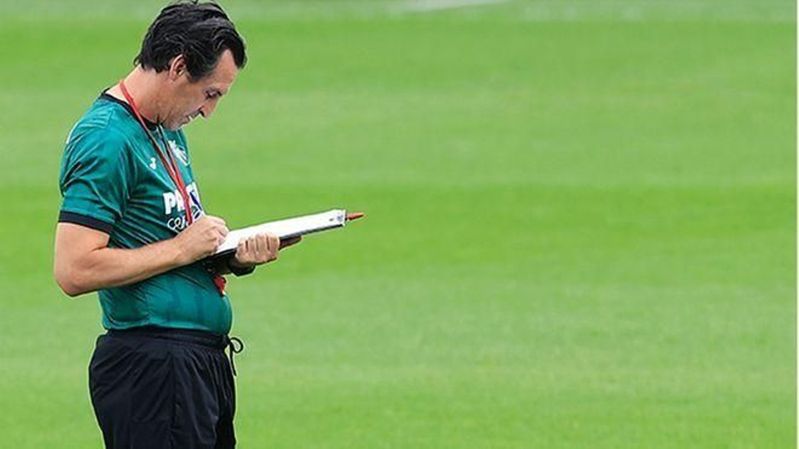 Unai Emery sigue cerrando la preparación de la visita a Cádiz.