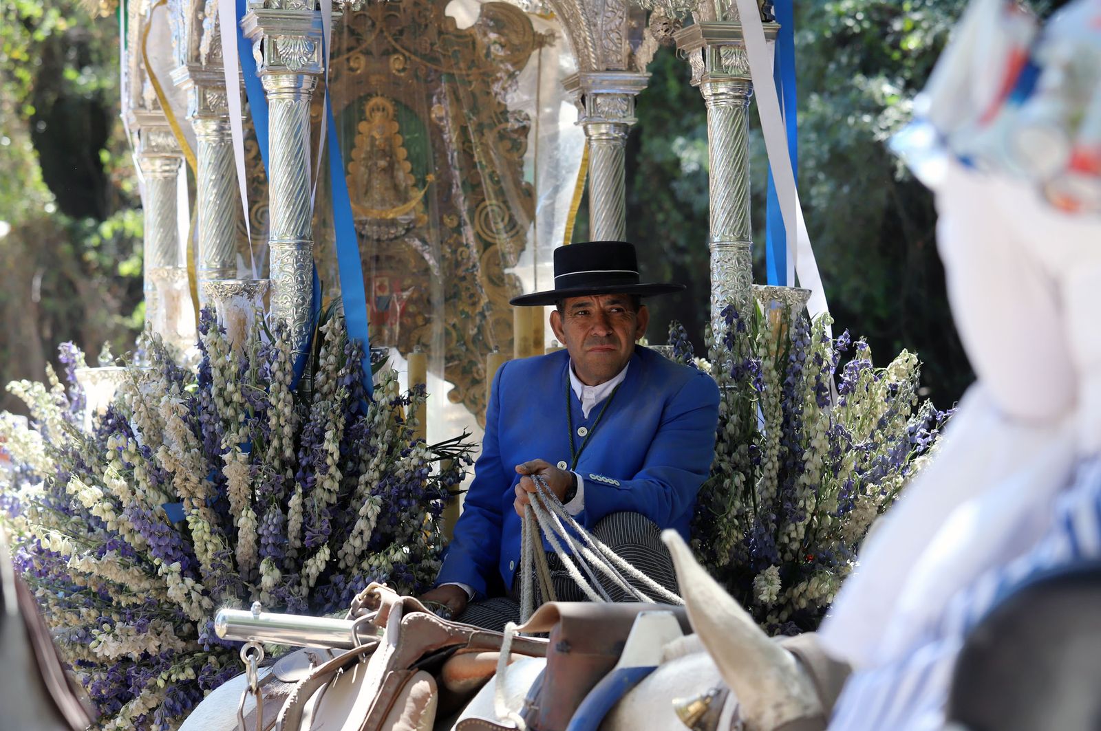 Simpecado de la Hermandad de Huelva.