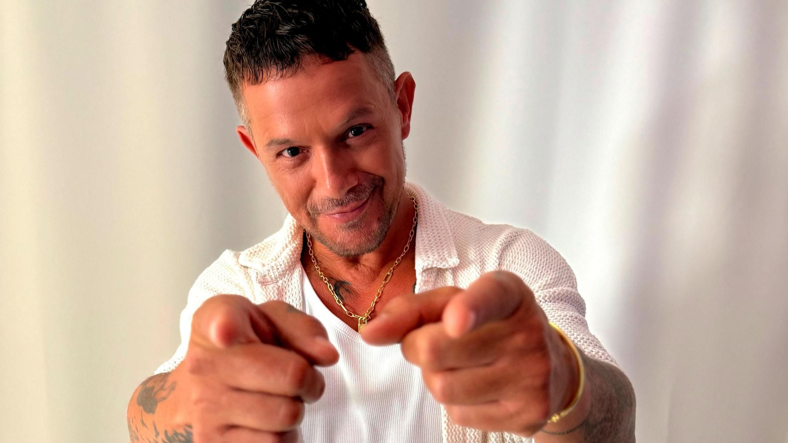 Fotografía de archivo, tomada el pasado 23 de mayo, del cantante Alejandro Sanz, al posar durante una entrevista con EFE, en Miami.