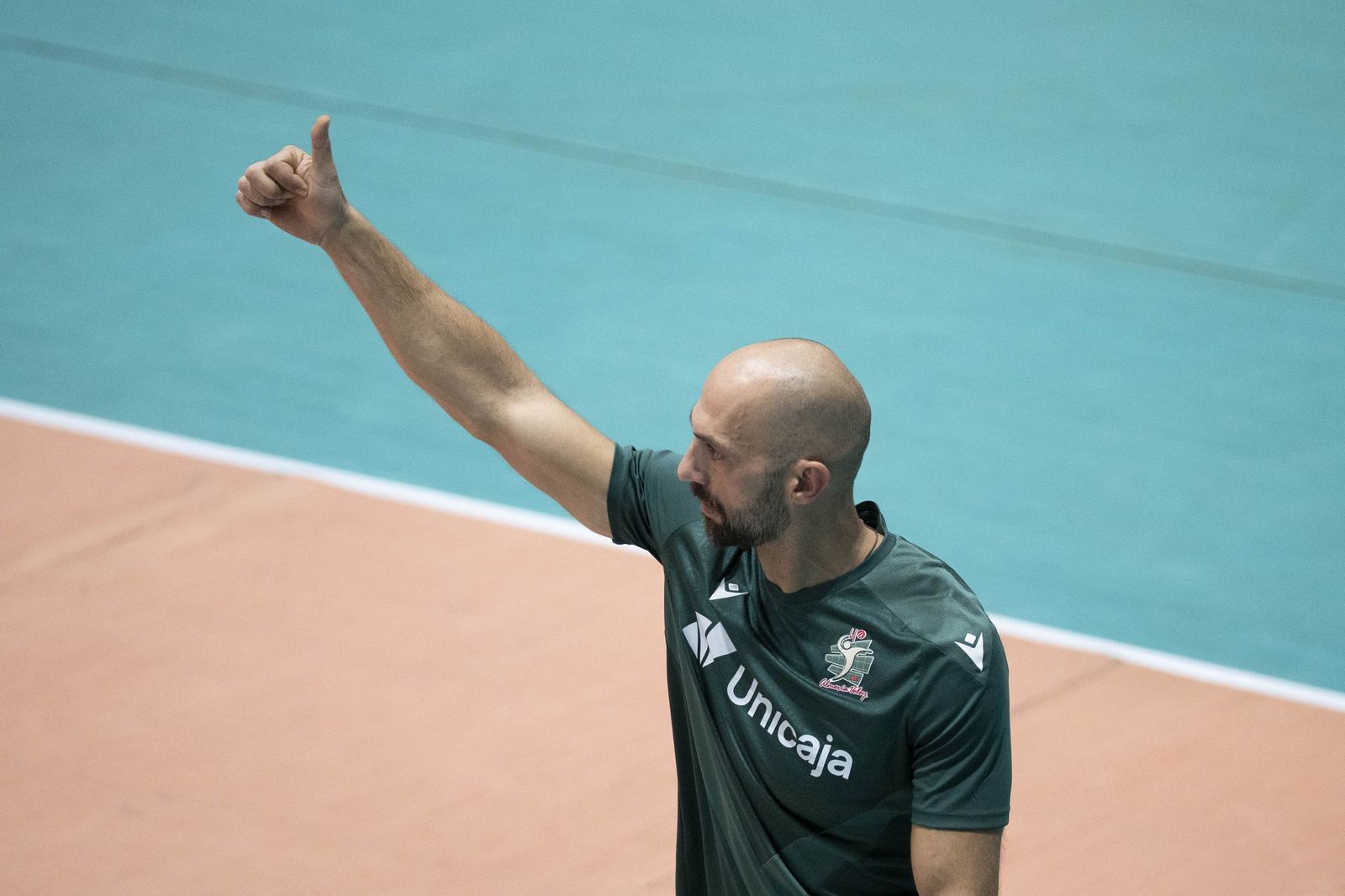 Las imágenes del partido entre Unicaja Costa de Almería y Pamesa Teruel de Superliga de voleibol