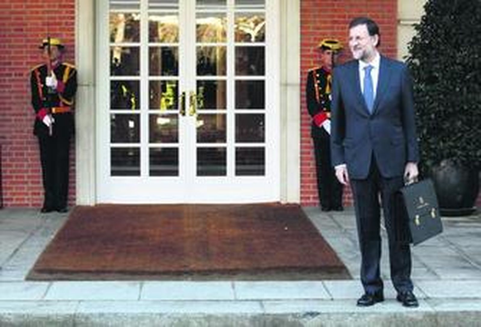 Rajoy empieza a ejercer de presidente en Moncloa