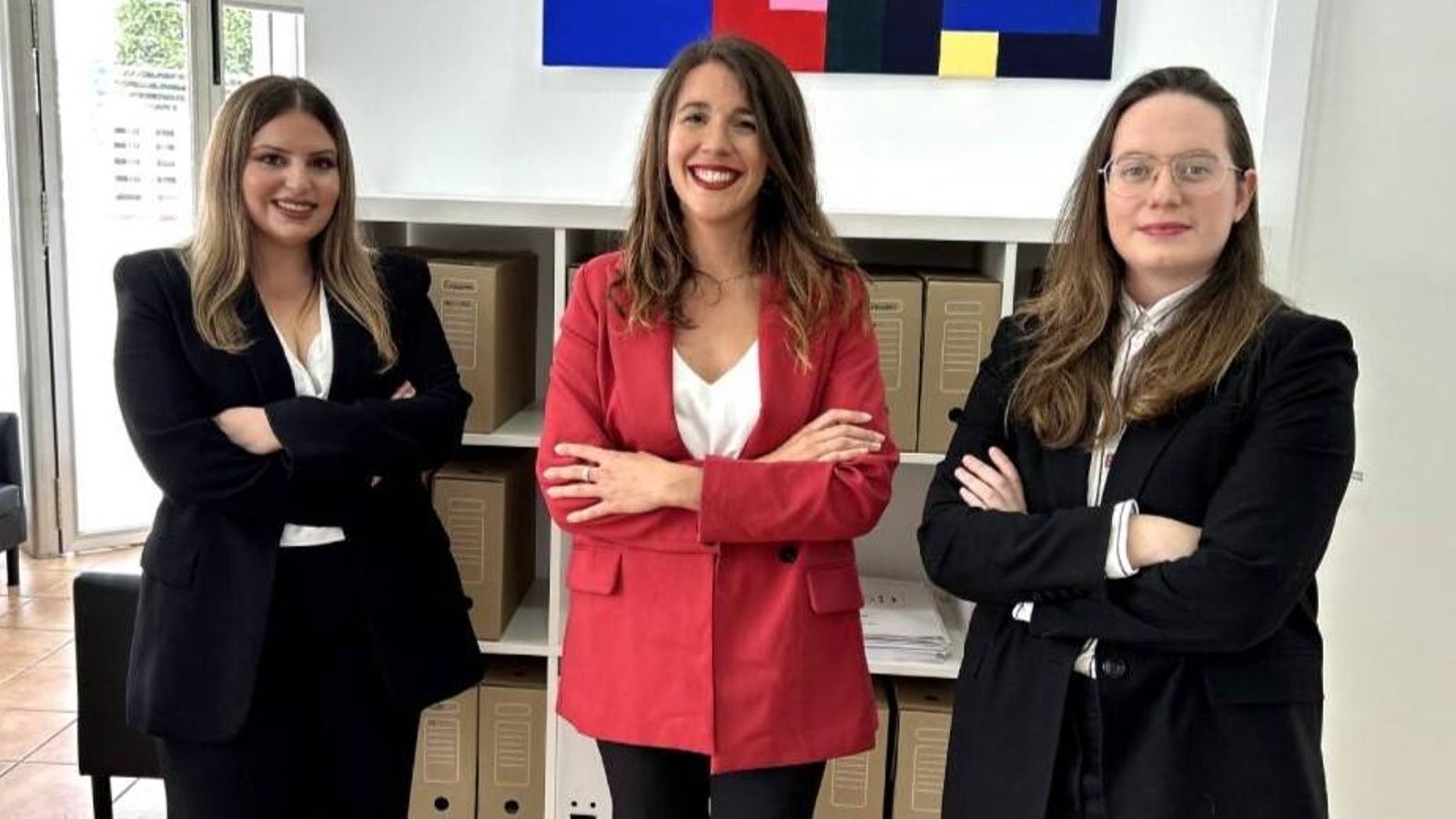 Olga Santos, Alba López y Rocío Díaz forman ASD Abogadas.