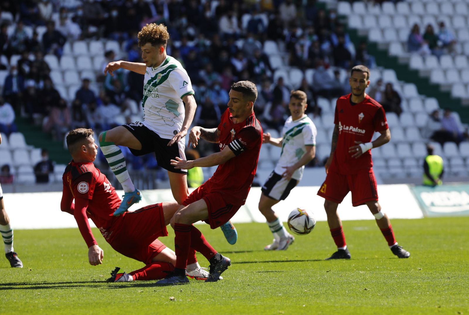 La victoria del Córdoba CF ante el Mensajero, en imágenes