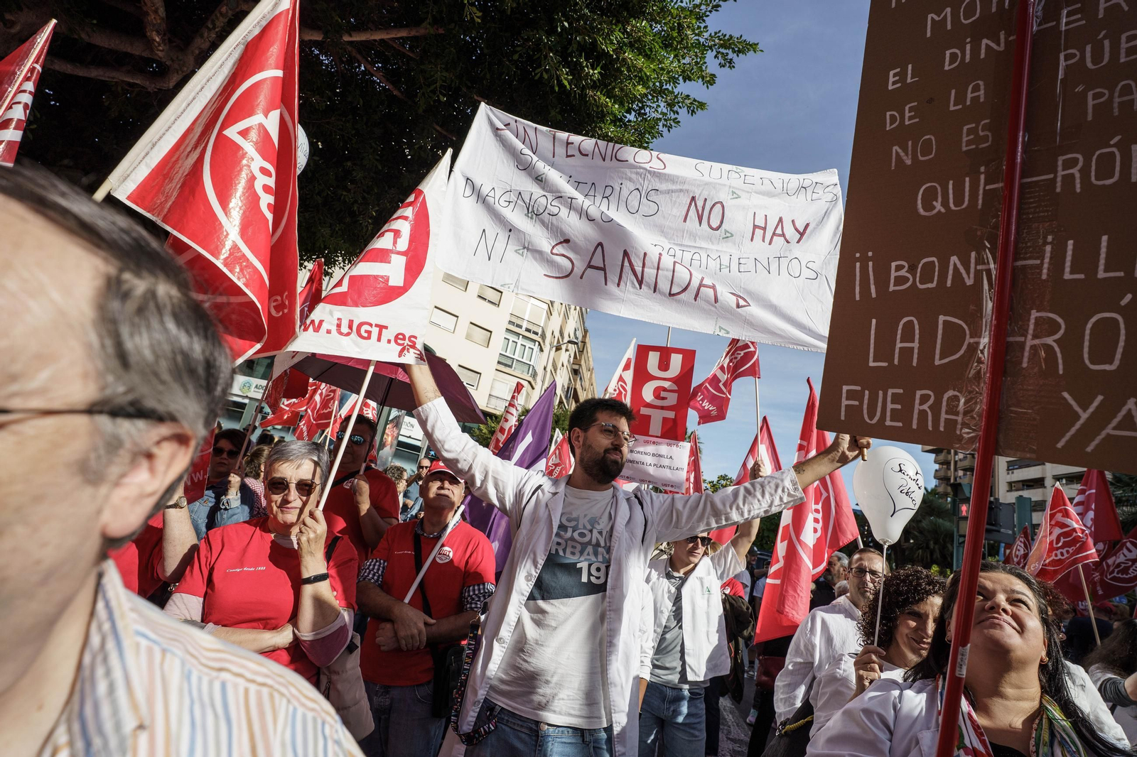 "La sanidad se defiende, gobierne quien gobierne", Almería se lanza a las calles por la sanidad pública