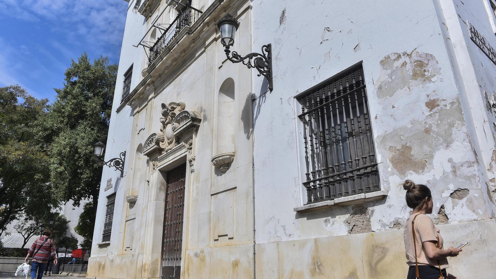 La portada del templo hacia la Plaza de la Concordia.