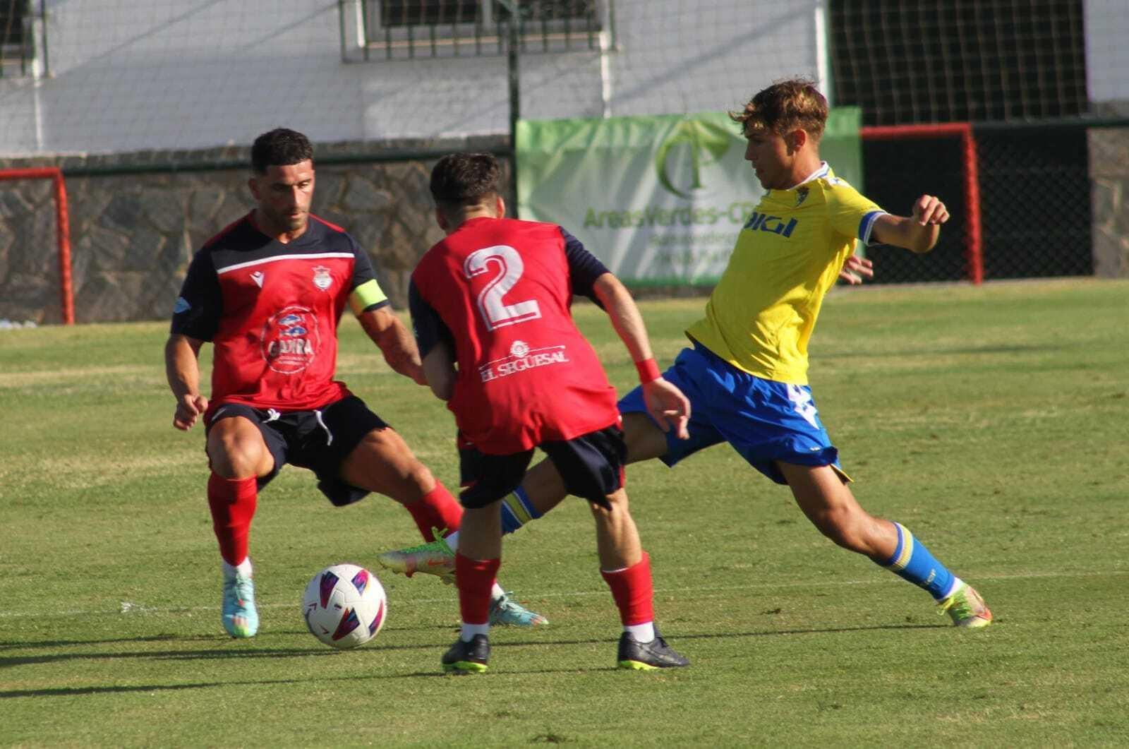 Barbate-Cádiz CF: Todas las imágenes del partido