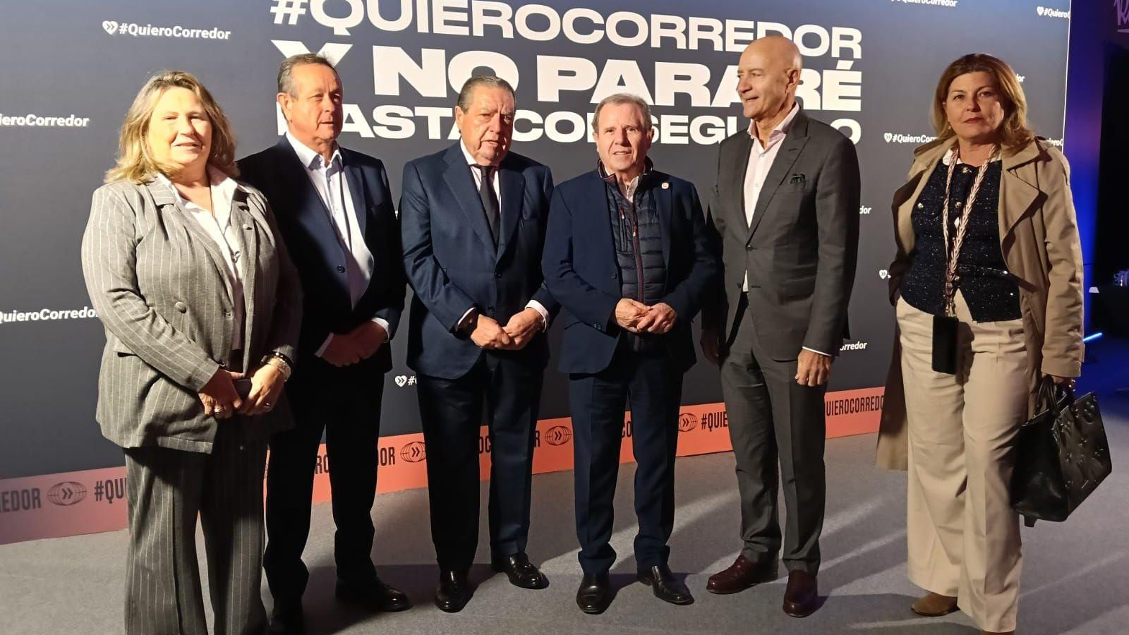 Los representantes almerienses con Vicente Boluda, presidente de la patronal valenciana