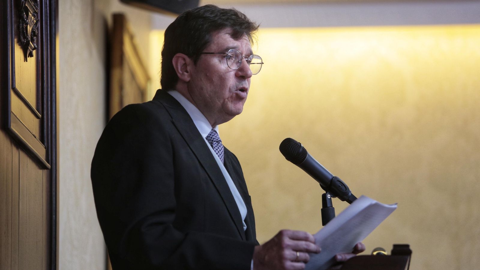 García-Máiquez durante su discurso de ingreso.