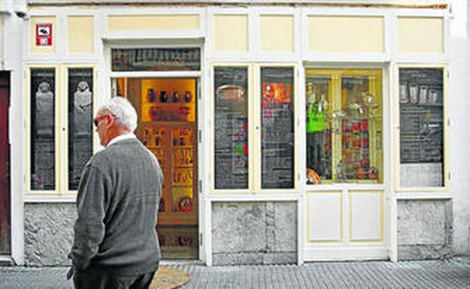 Fachada del establecimiento Herakles en la calle Pelota.