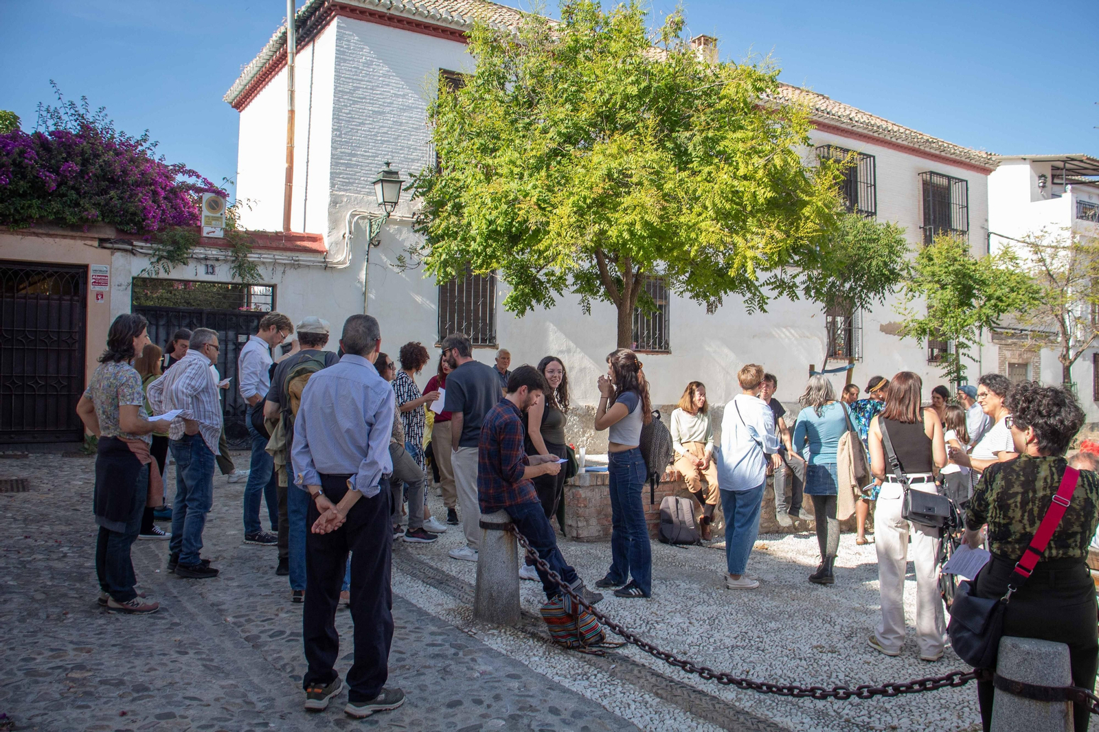 Cafetada contra el turismo masificado en el Albaicín, en imágenes
