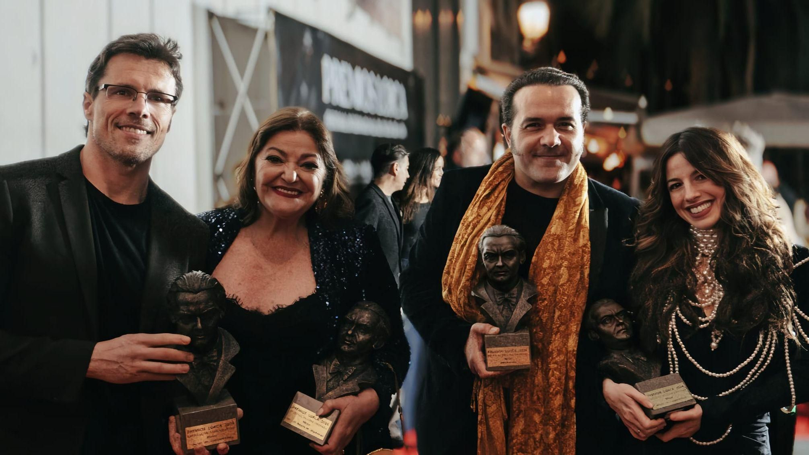A la derecha, la actriz jiennense Cristina Mediero junto a otros intérpretes premiados.
