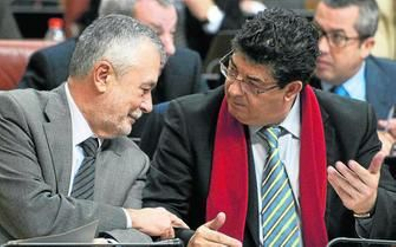 El presidente Griñán y su vicepresidente Valderas, en una de las sesiones de aprobación de los Presupuestos de 2013.