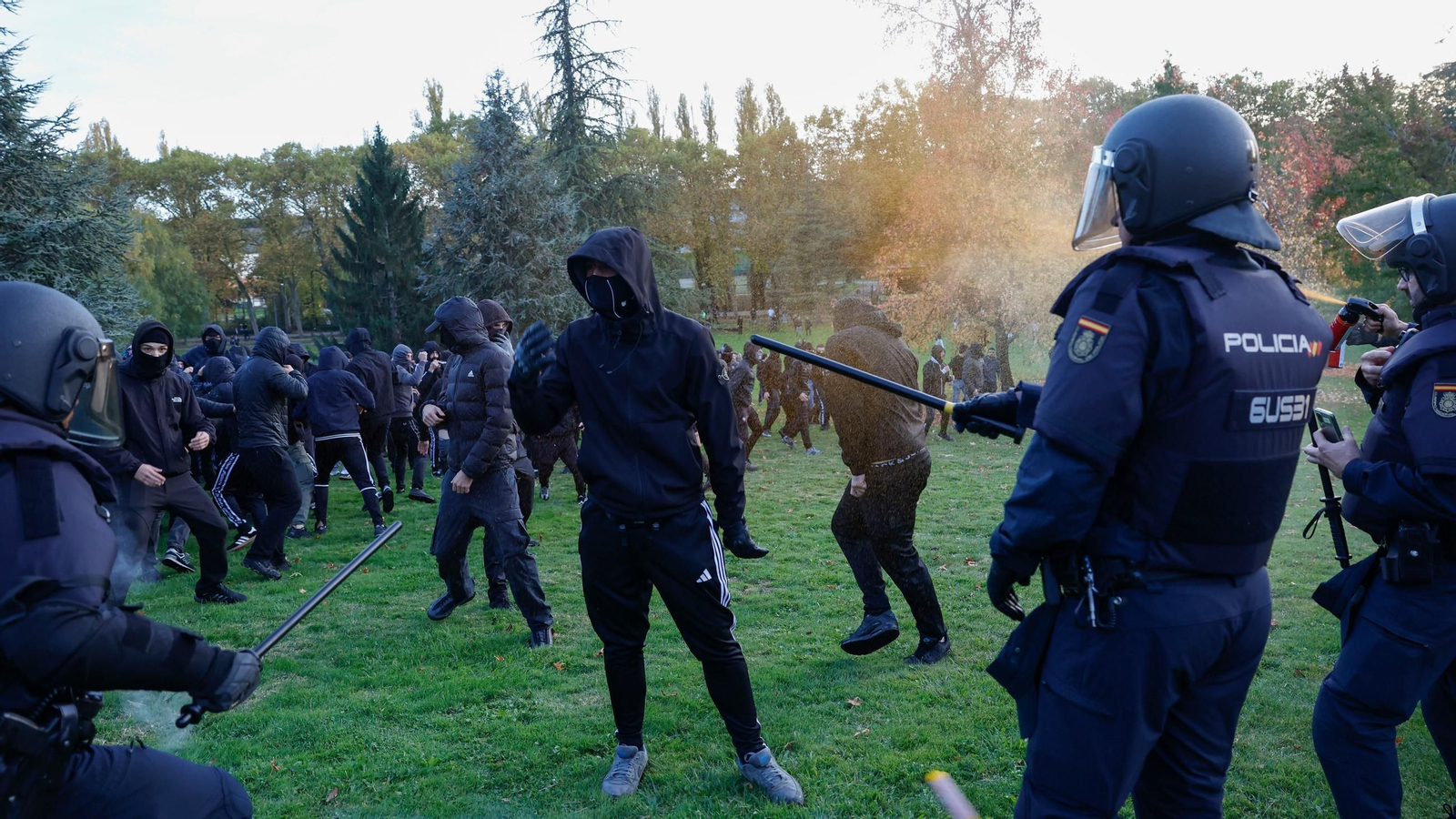Disturbios en Pamplona por el acto convocado por Vito Quiles