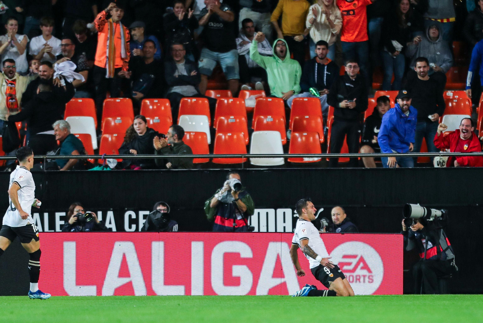 Todas las imágenes del Valencia-Cádiz en Mestalla
