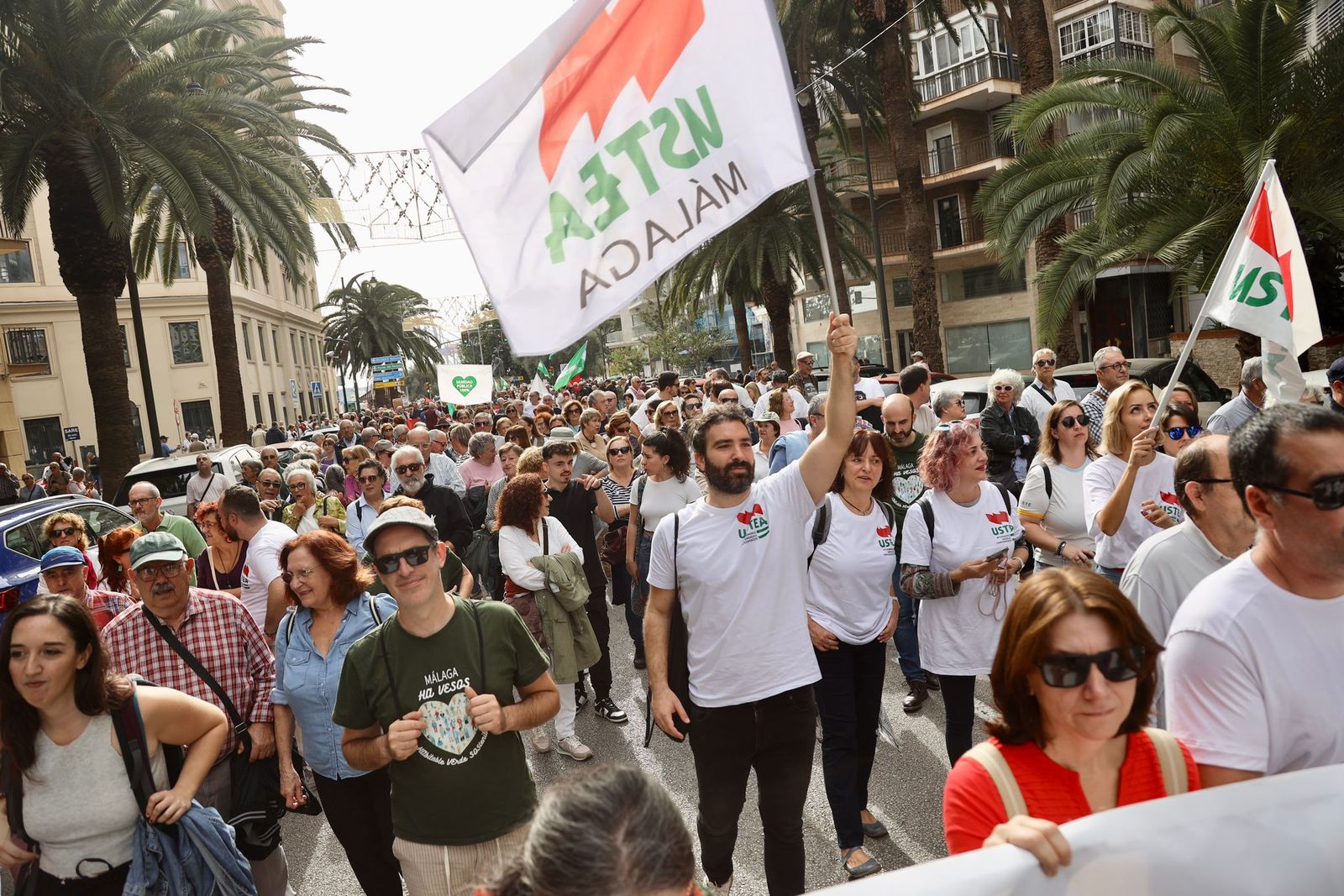Todas las fotos de la manifestación en Málaga contra el "deterioro" de la sanidad pública