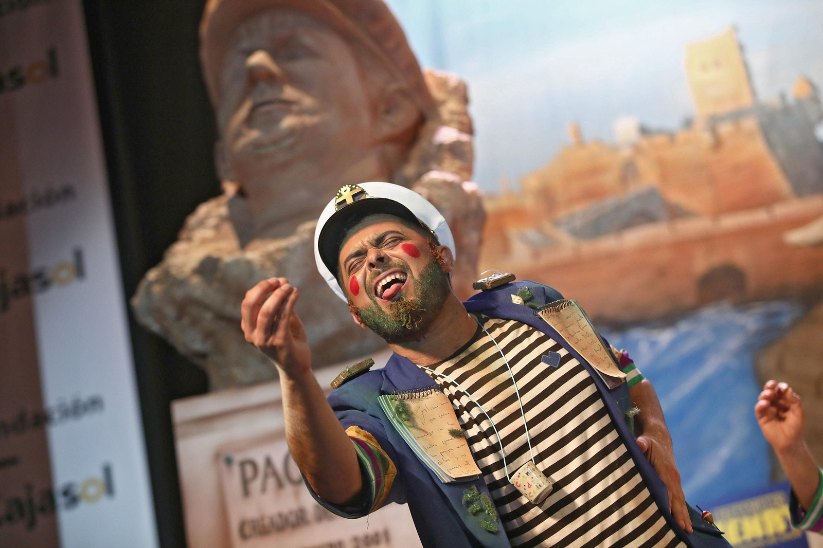 Actuación de la chirigota 'Los Pago alga'